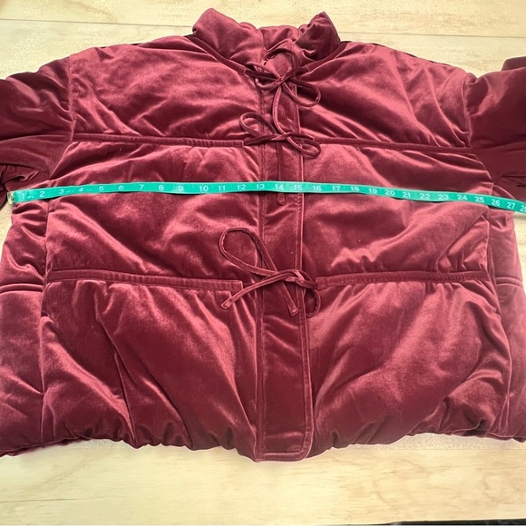 Future Collective Women's Velvet Bow-Tie Puffer Jacket
- Burgundy 1X - Picture 6 of 9